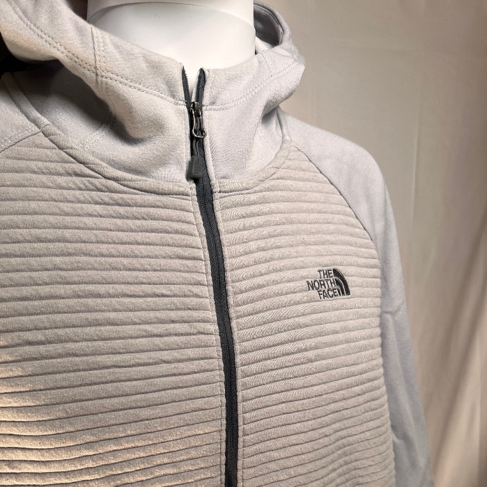 NORTH FACE MENS ZIP UP JACKET (L)